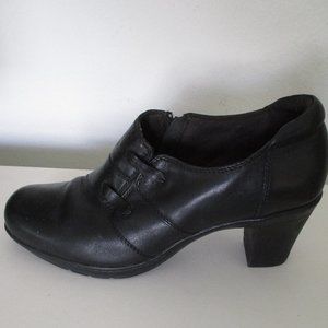 Clarks Bendables Womens Black Leather Side Zip Ankle Bootie - Size 7M